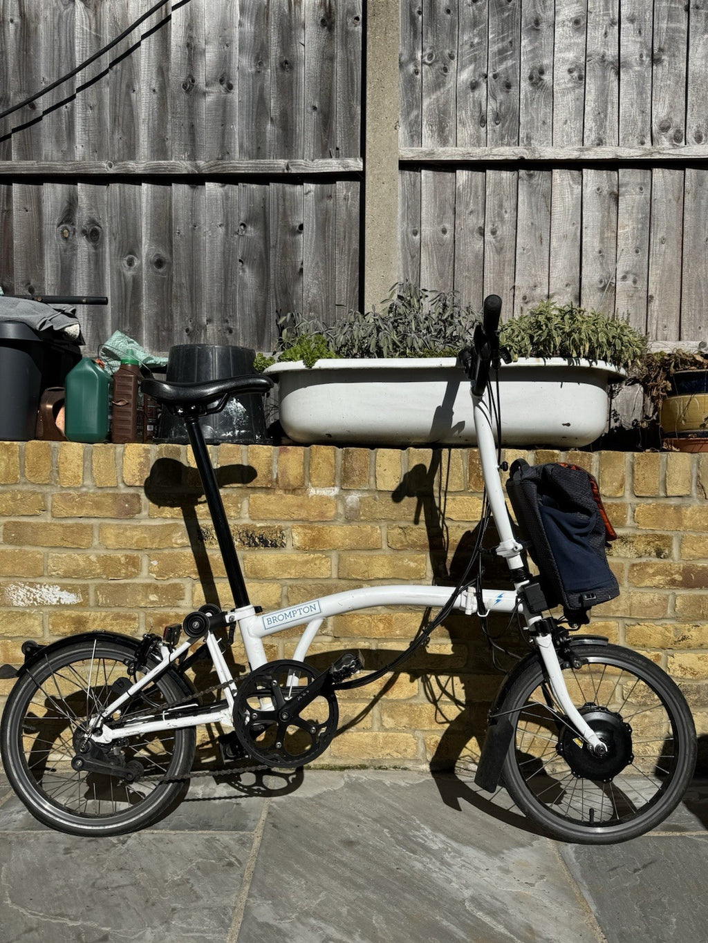 Brompton M6LE white with Bag - Used Condition - folding bike