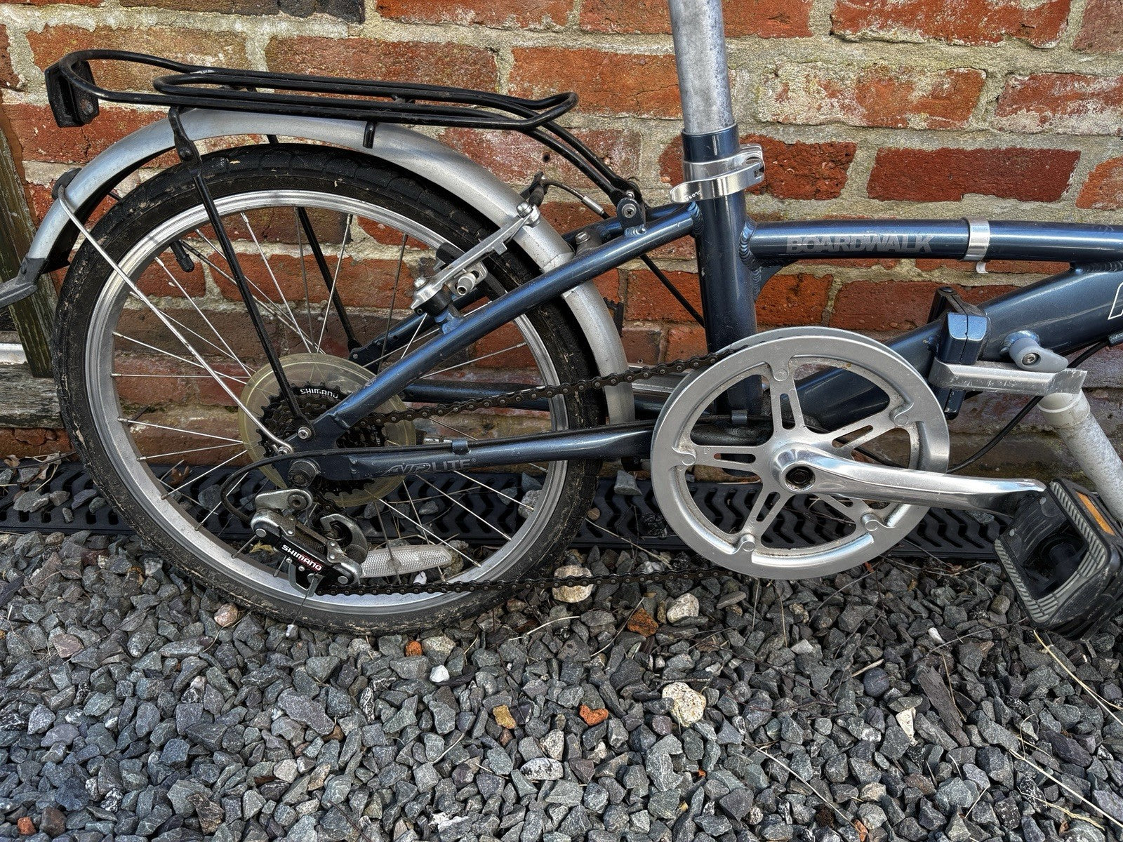 Raleigh Boardwalk Lite Folding Bike 20” Wheel 6-Speed Alloy Frame Rack & Bell