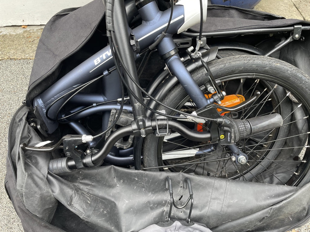 BTwin Tllt 500 Folding Bike with bag