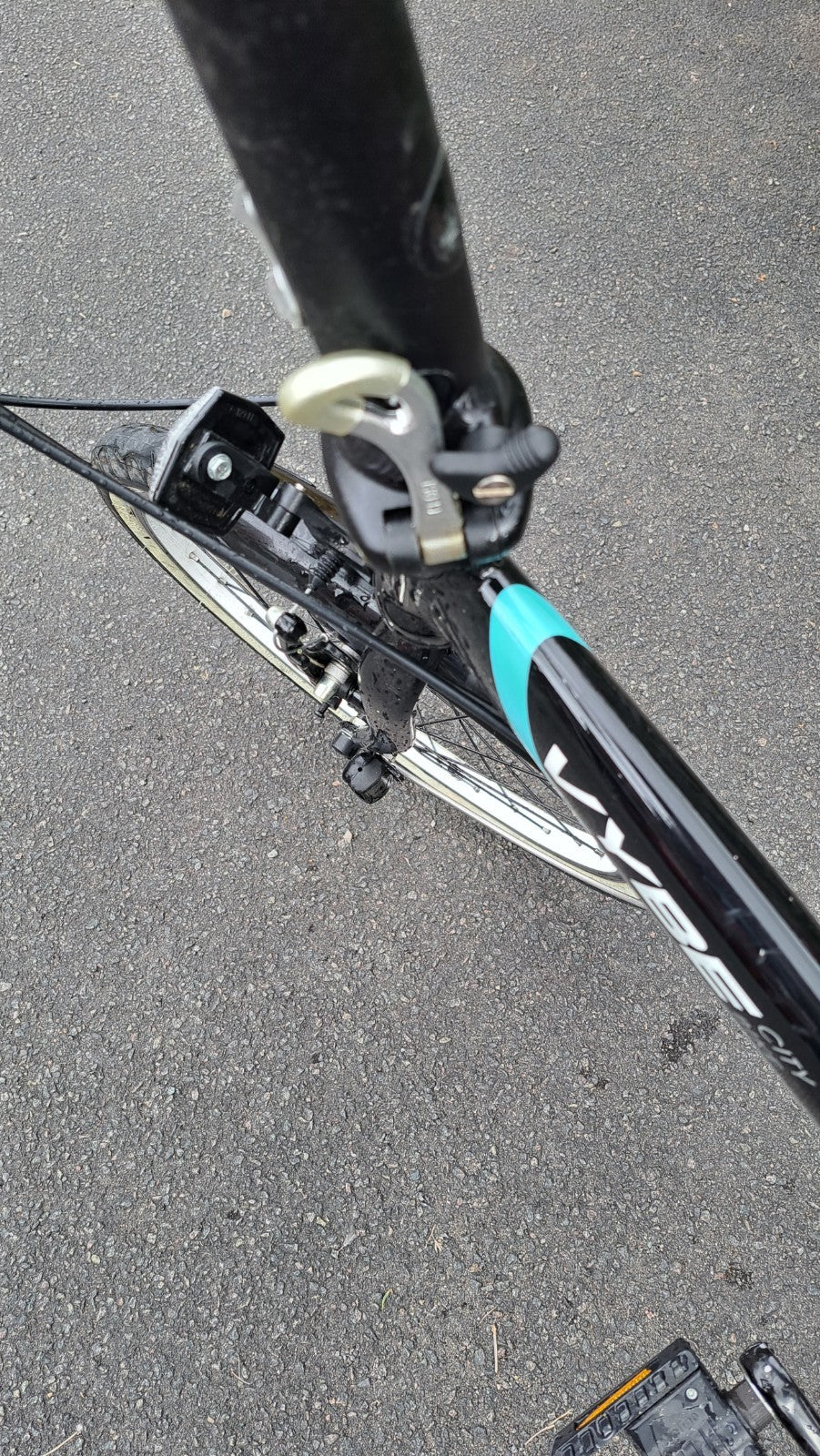 Dahon Vybe Folding City Bike 7-Speed Matte Black