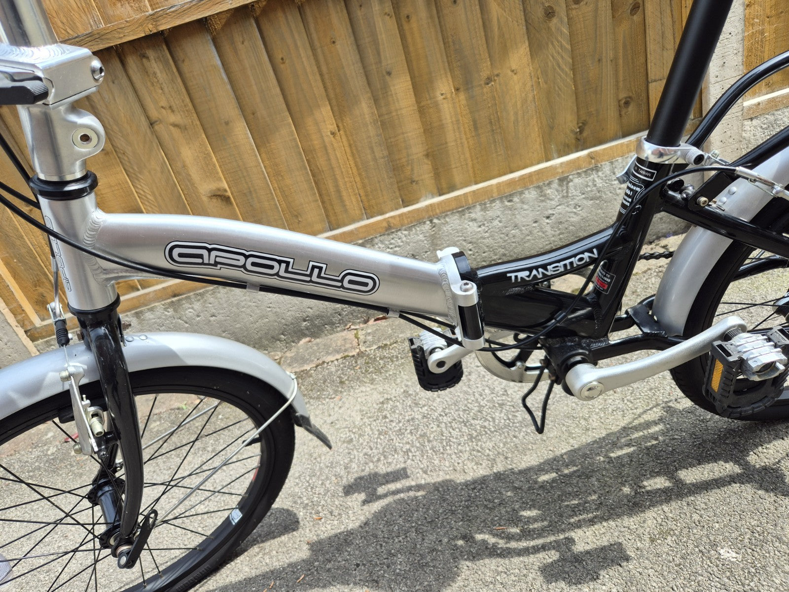 Apollo Aluminium 20in Folding Bike Silver/Black Mudguards Rear Rack V-Brakes