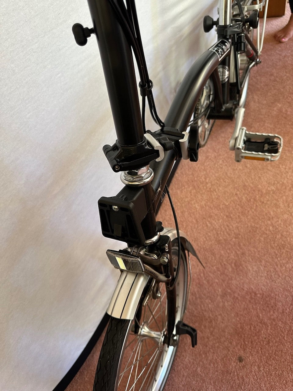 Brompton Folding Bike Black 6 Speed Gears Rear Carrier Bell Used Once M6R
