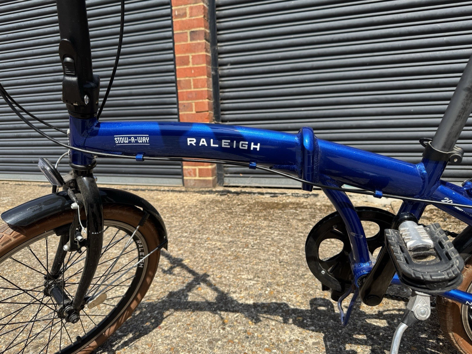 Raleigh Stow-A-Way 20in Folding Bike Blue, Rear Rack, Mudguards, Kickstand