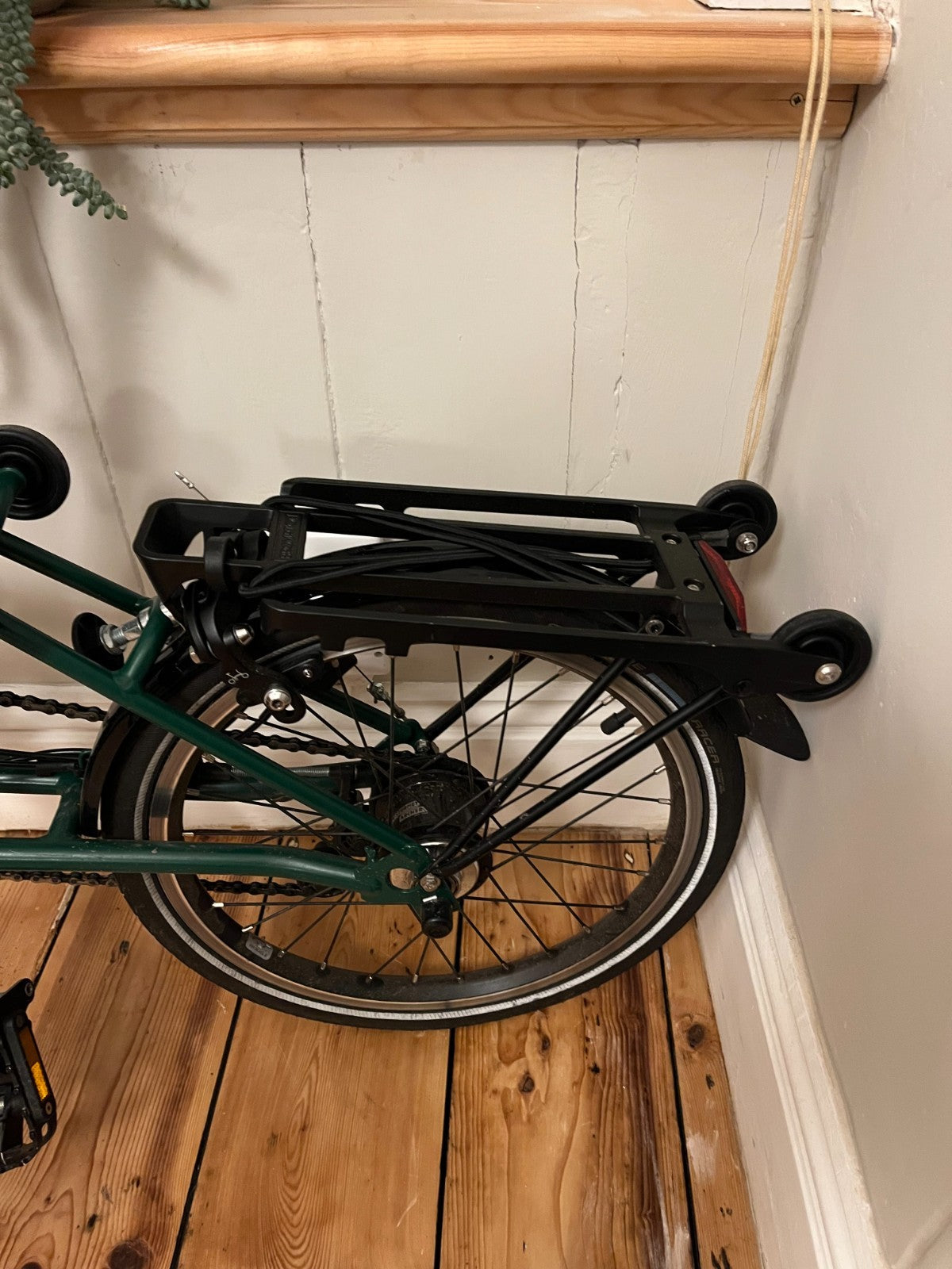 Brompton C Line 6 Speed 2023 M Handlebar Folding Bike - Racing Green/Matt Black