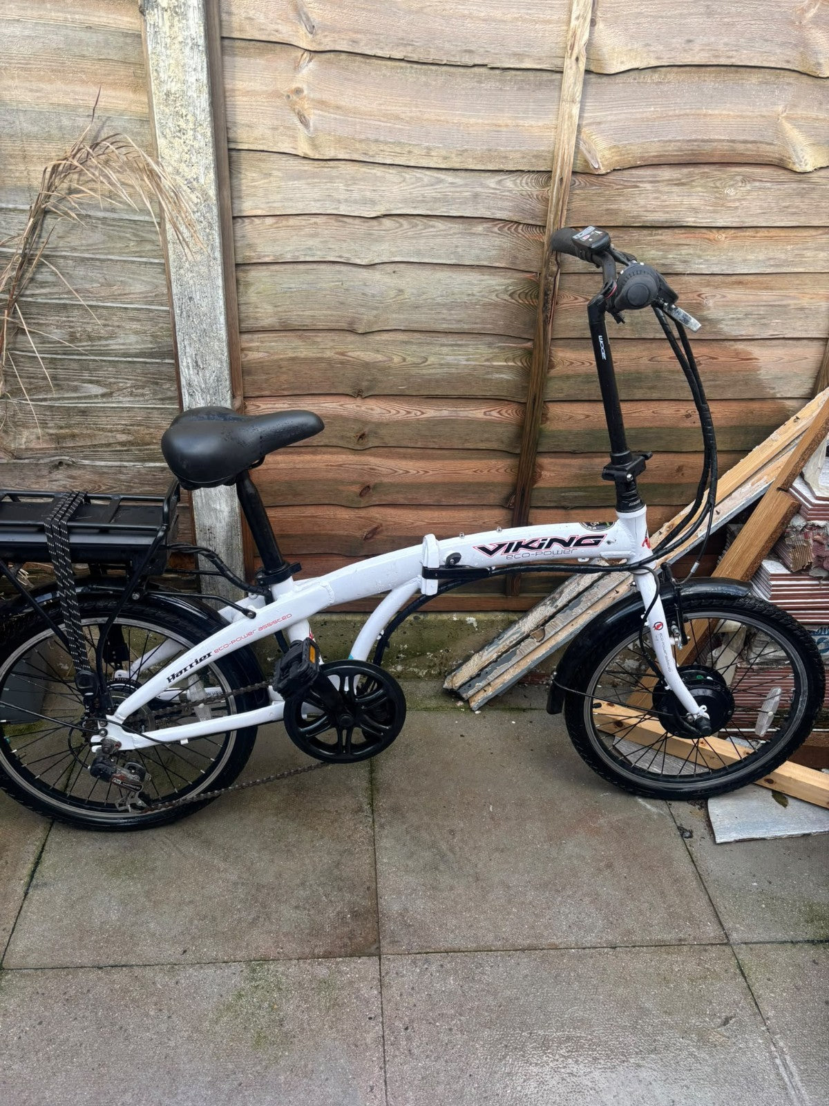 Viking Eco-Power 20in Folding Bike 6-Speed Derailleur V-Brakes Rear Rack White