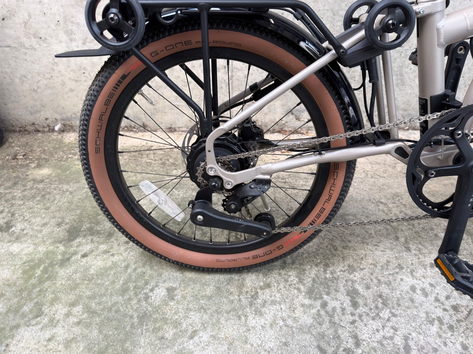 Brompton G Line with Superoll & Handlebar control E-Motiq System 4 speed & extra
