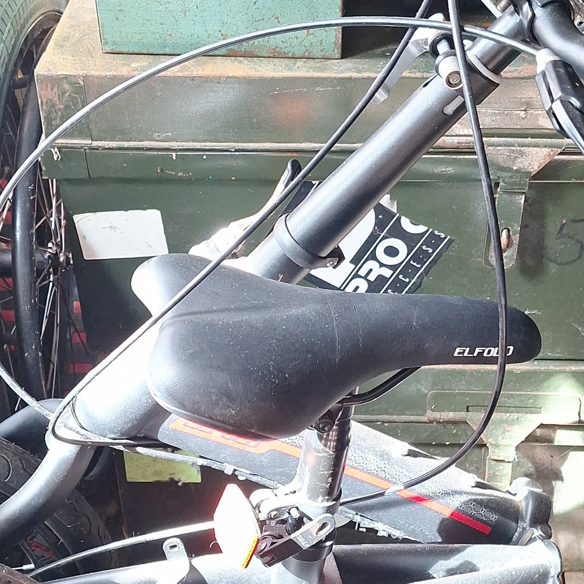 Elfold 20in Folding Bike 7-Speed  Disc Brake.Very Good Condition.