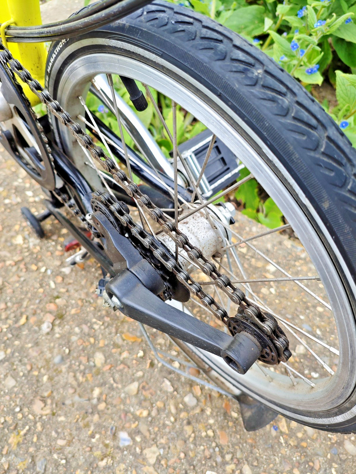 6-Speed Brompton M6L (I think) Folding Bike 2005 Canary Yellow, mudguards.