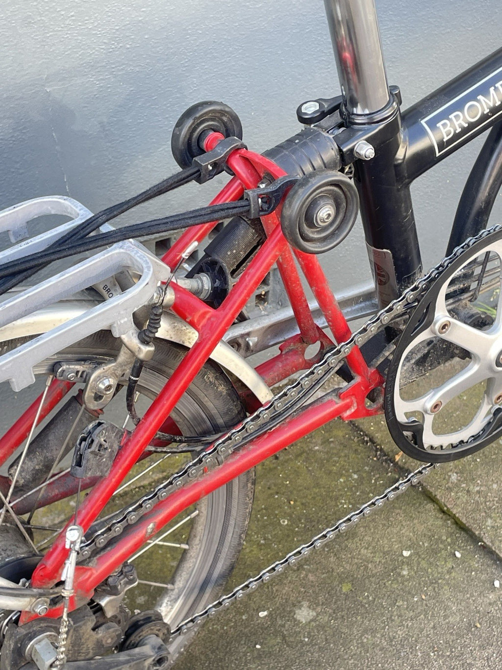 Brompton M6R Folding Bike - Black/Red, Dynamo - Luggage rack