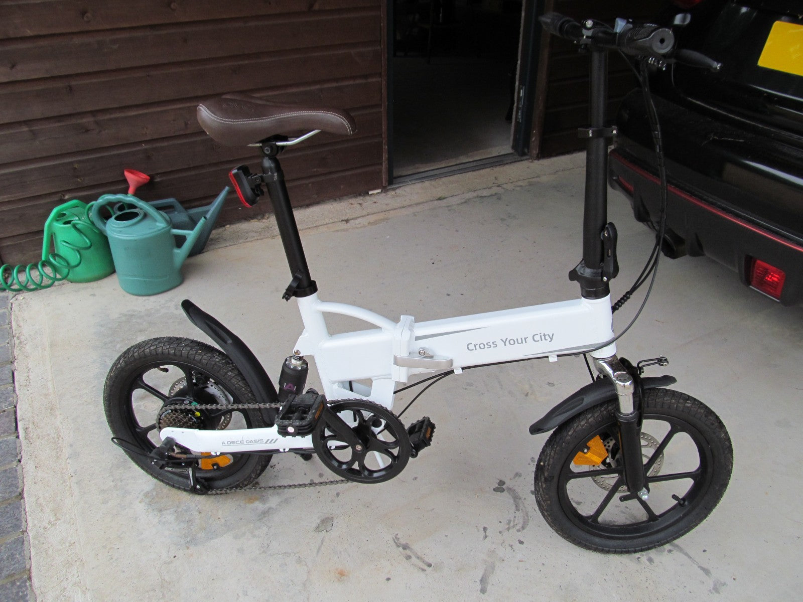 ADO Cross Your City Folding Bike, Suspension, mudguards, rides well, stops well
