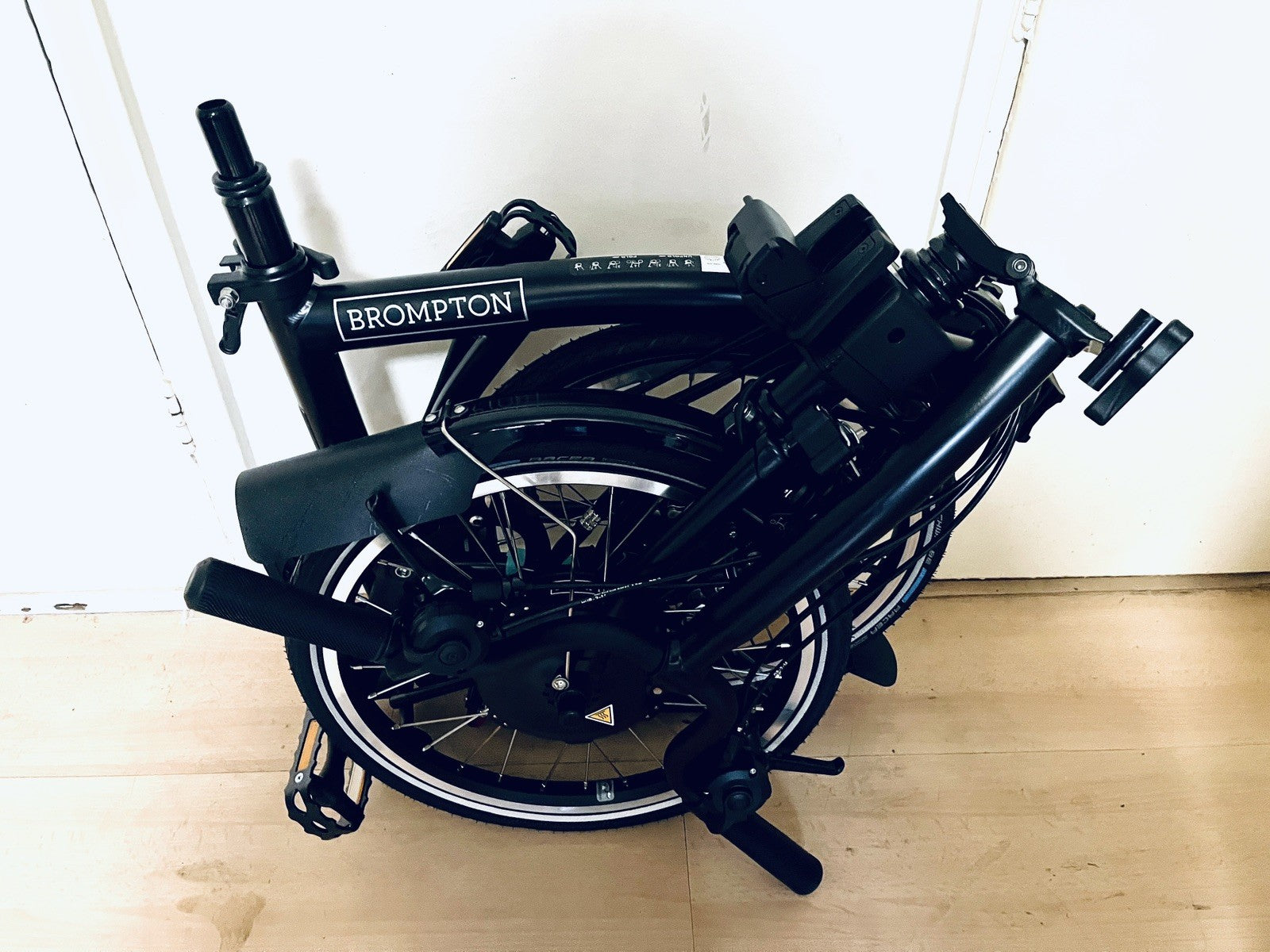Brompton Electrc C Line Explore 6 Speed Folding Bike, Black Edition, Mid NEW