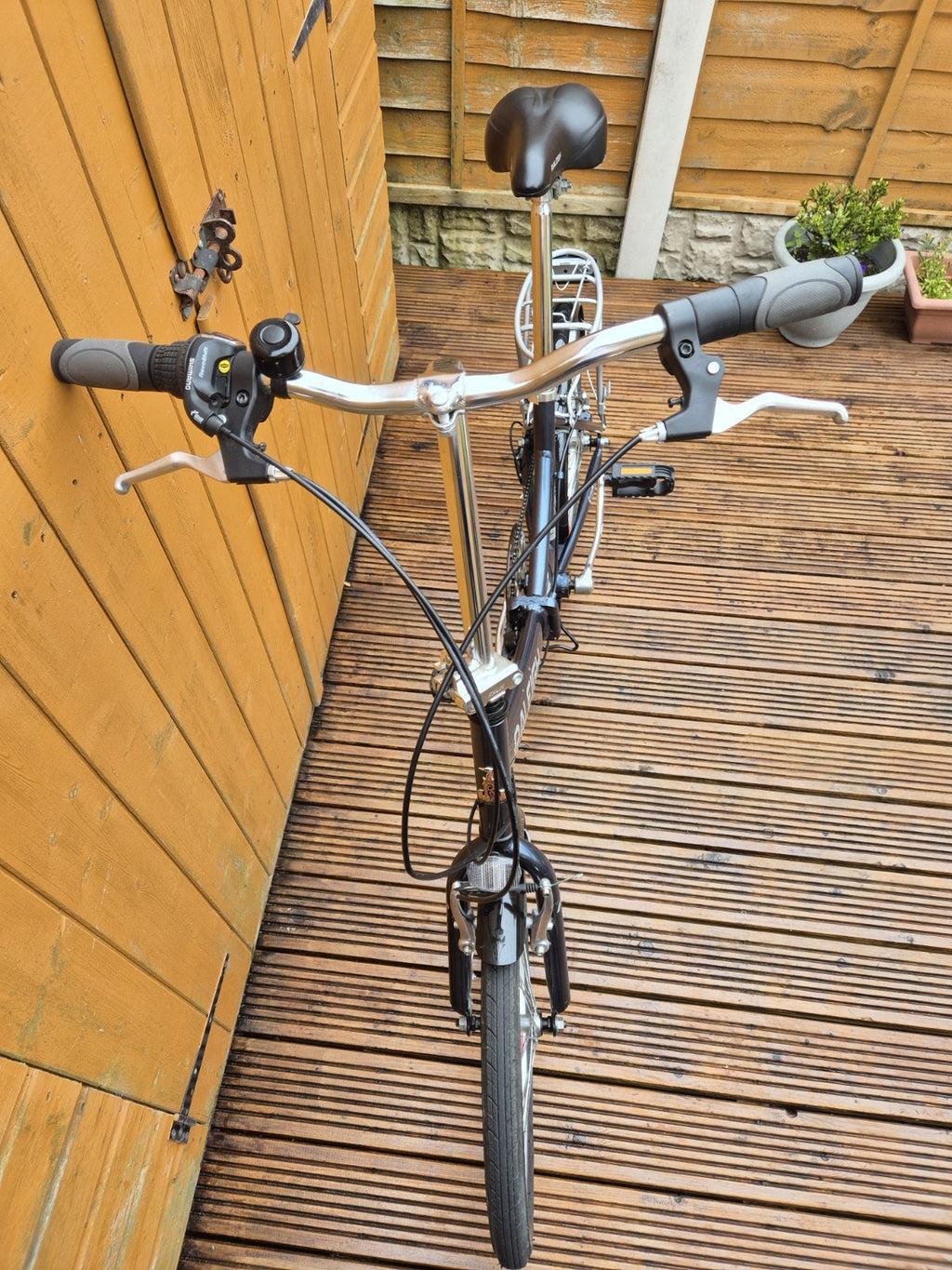 Raleigh Evo 7sp Folding Bike Aluminum Frame, 20" Wheels, 7-Speed with Revo Grip