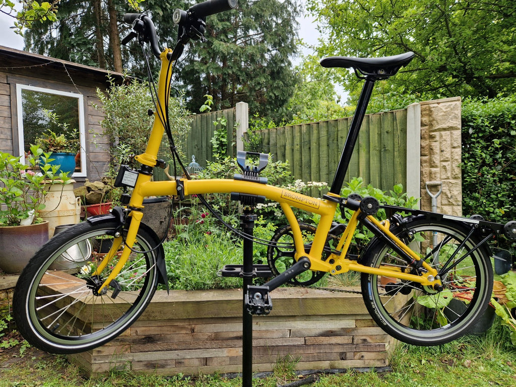 Brompton C Line 6 speed/Rack  Explore, Bumblebee Yellow/Black Mudguards LED