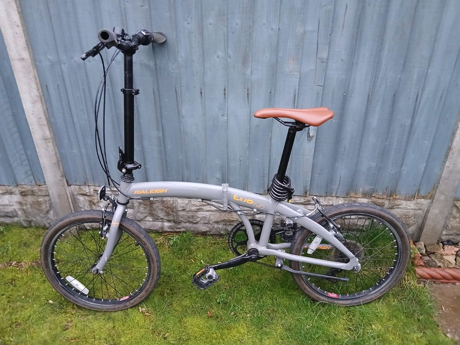 Raleigh Evo Two Folding Bike 20" Aluminium Frame, 7-Speed