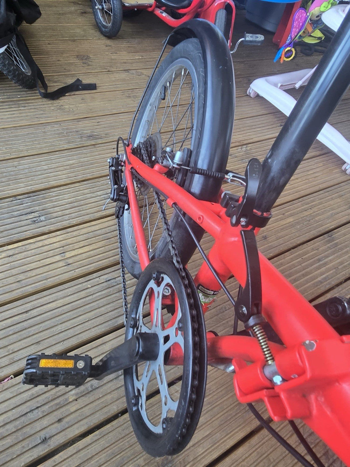 B’TWIN 20in Red Folding Bike V-Brake Mudguards Kickstand Grip Shifter