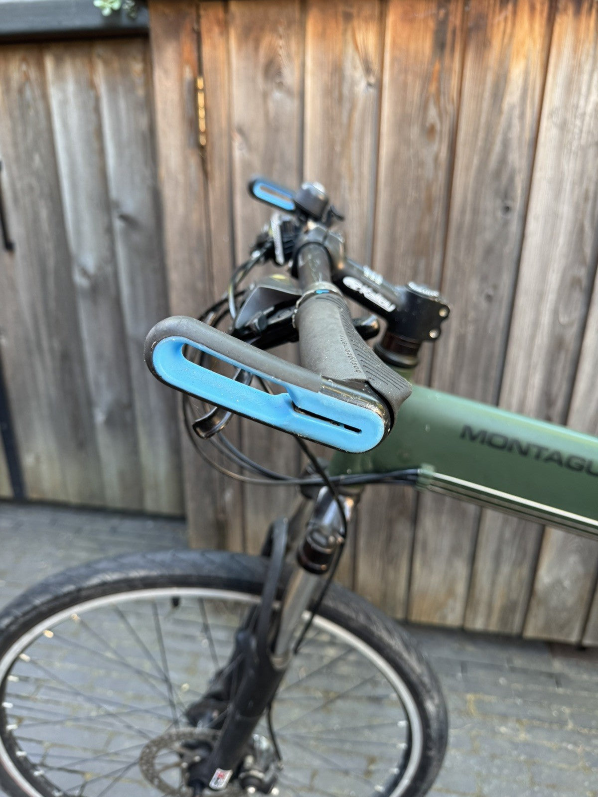 MONTAGUE FOLDING BIKE 26” WHEELS MATT GREEN