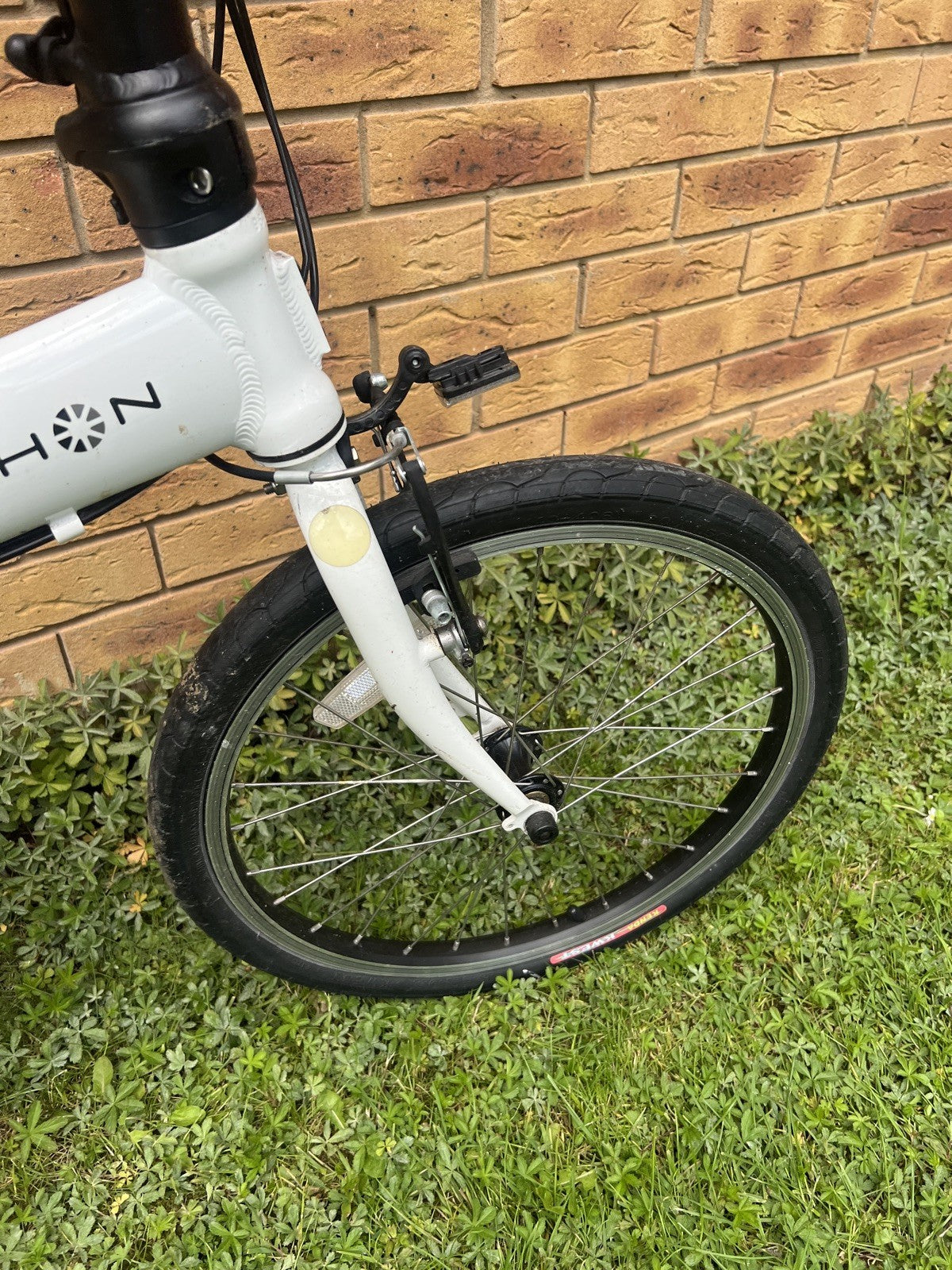 Dahon Vybe D7 Folding Bike (£599 New) white happy to ship