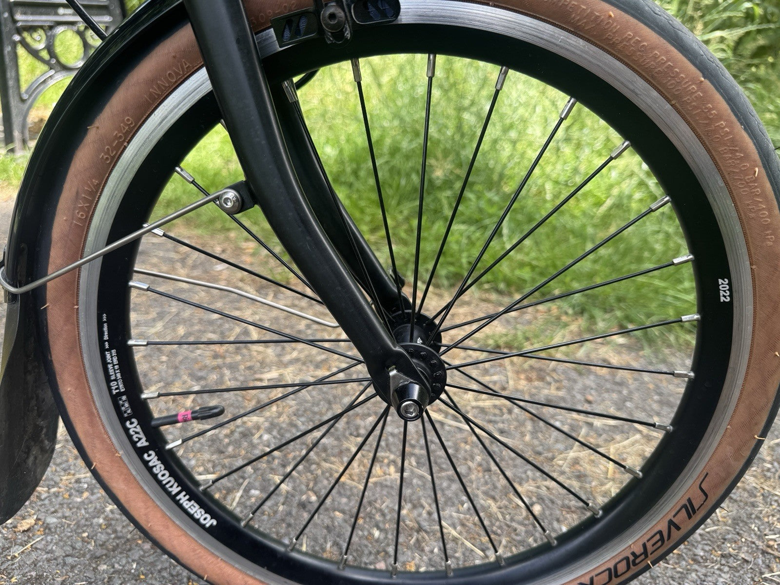 Brompton P-line 4 Speed  Custom Wheels  Carbon / Titanium Parts  Black 9kg