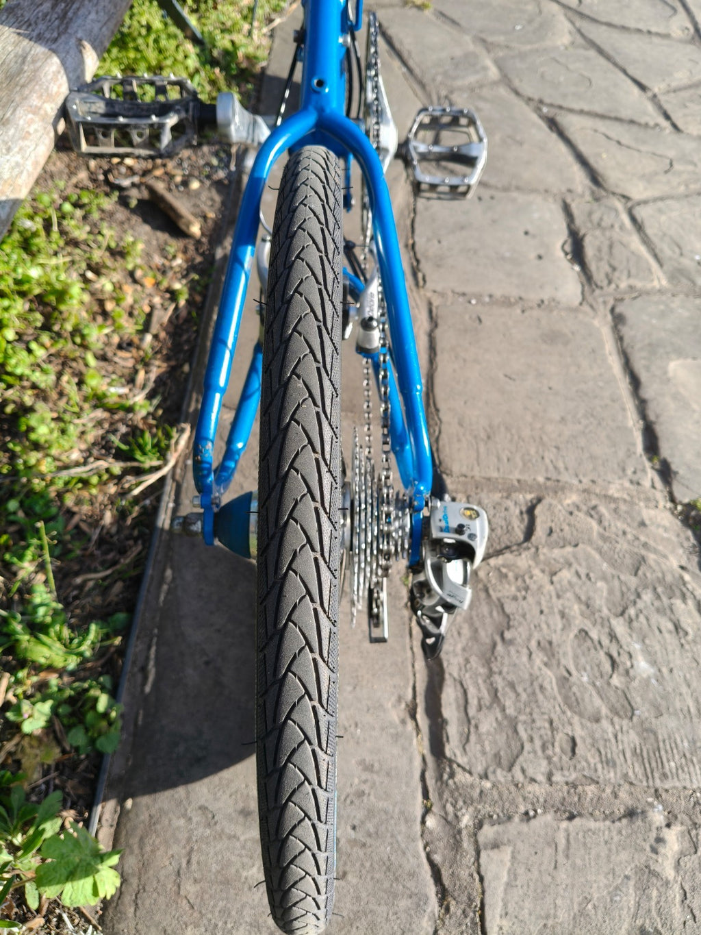 Bike Friday New World Tourist - SRAM Dual Drive - w racks & guards - v good