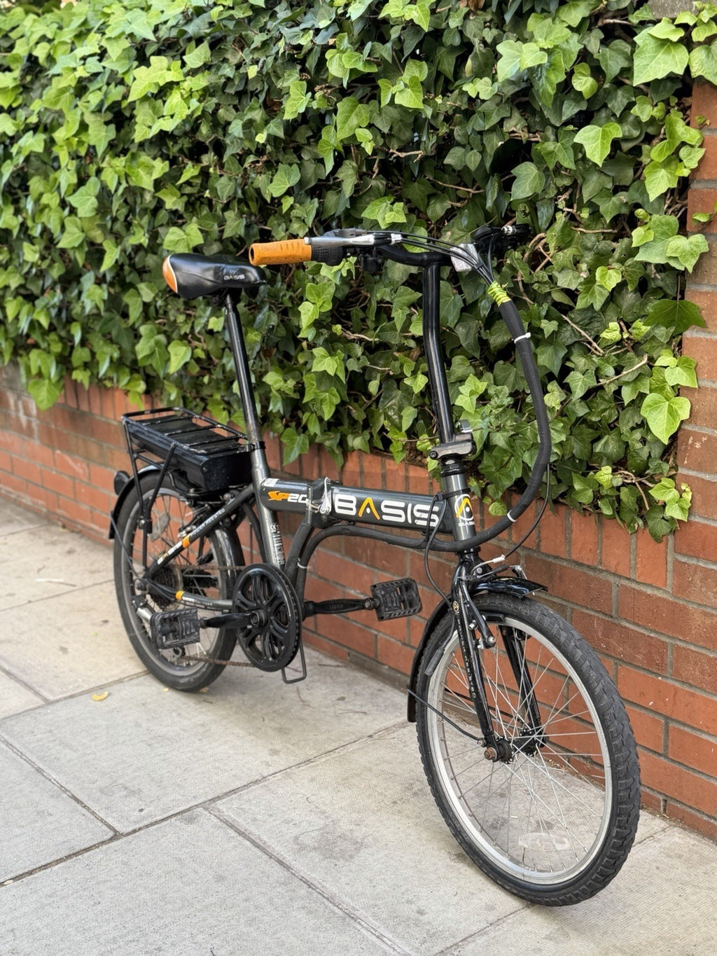 Basis SP20 Folding Bike 20" Wheels Shimano Gears Rear Rack Mudguards Grey