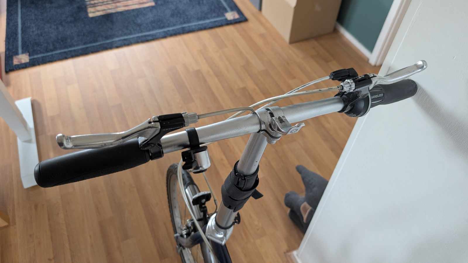 Dahon Speed D7 Folding Bike 20in Blue Aluminium, Rack, Mudguards, V-Brakes