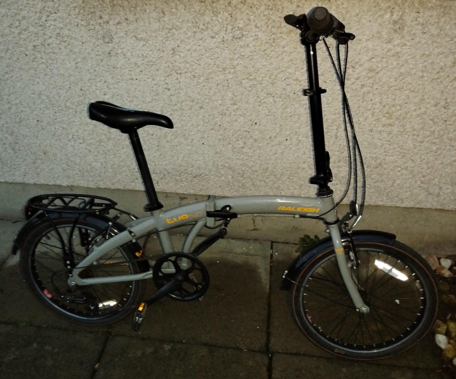 Raleigh Evo 2 Folding Bike; 7-Speed; very good condition and price