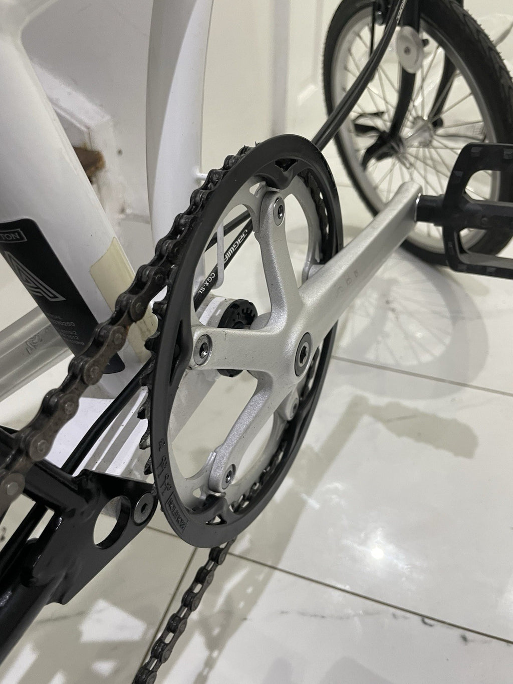 Brompton A Line Folding Bike – 3 Speed + Brompton Folding Pedal. Collection Only