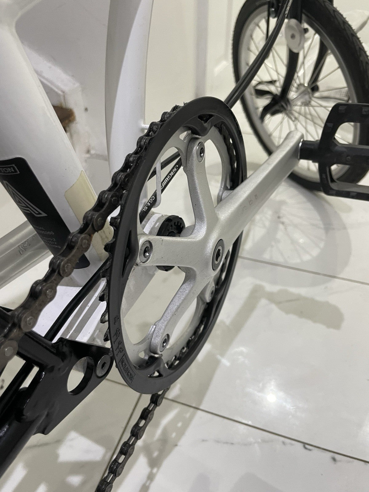 Brompton A Line Folding Bike – 3 Speed + Brompton Folding Pedal. Collection Only