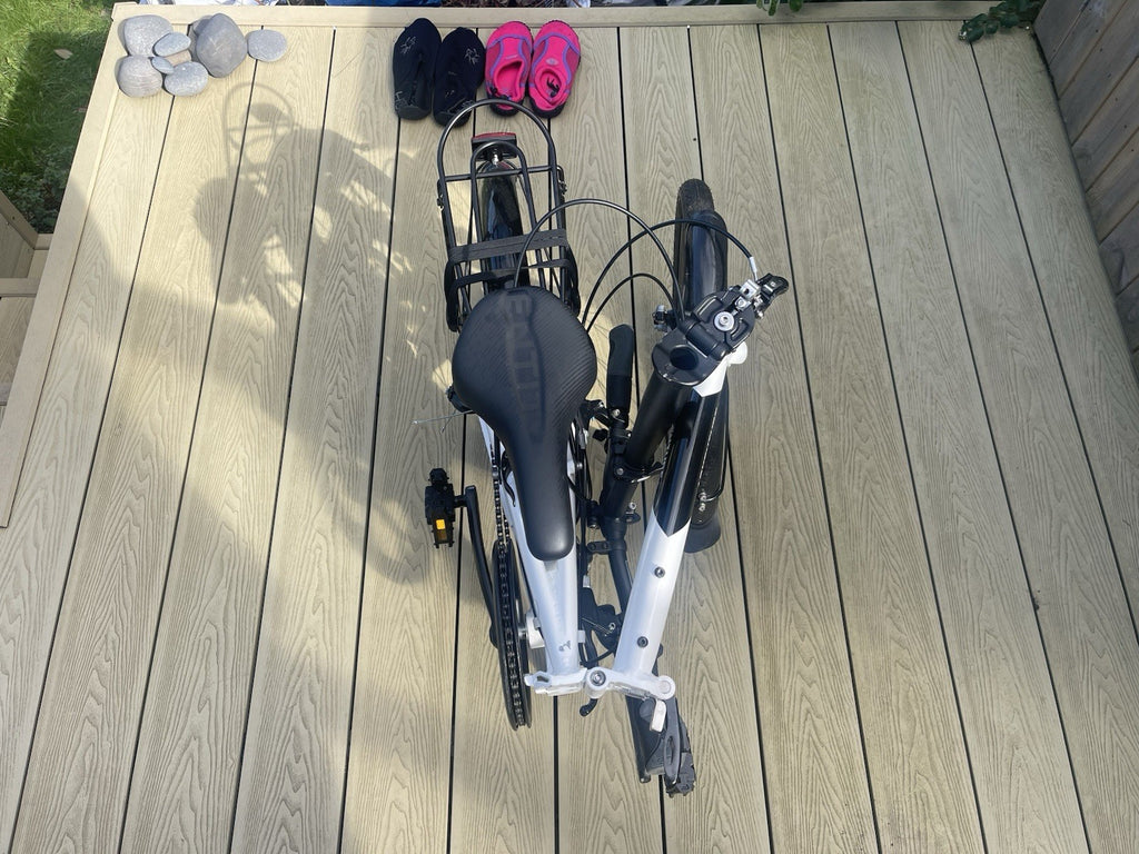 Snicket Adventure 20in Folding Bike 5-Speed Rear Rack Mudguards White/Black