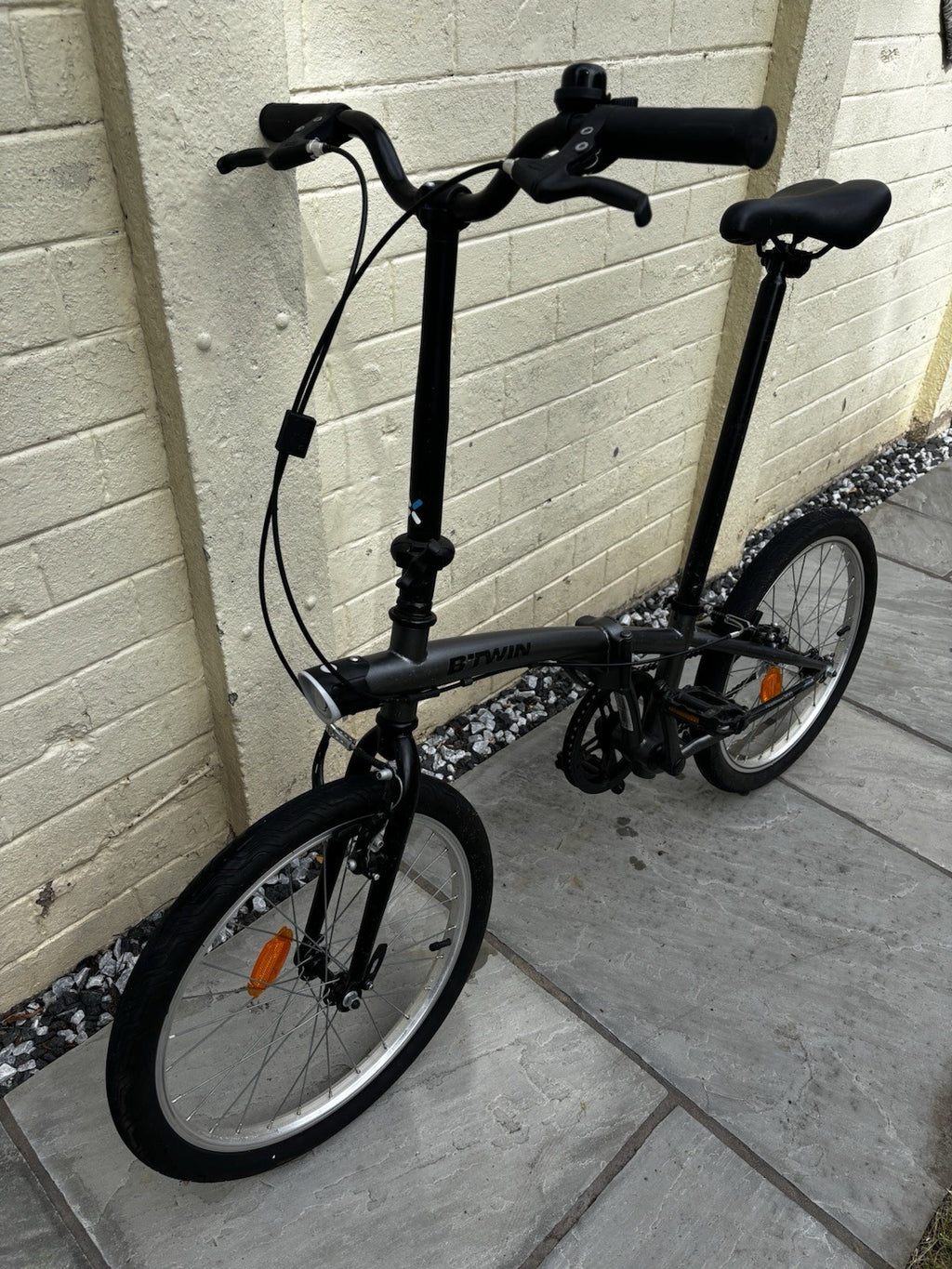 B'TWIN Hoptown 300 20in Folding Bike M Frame Grey/Black Reflectors