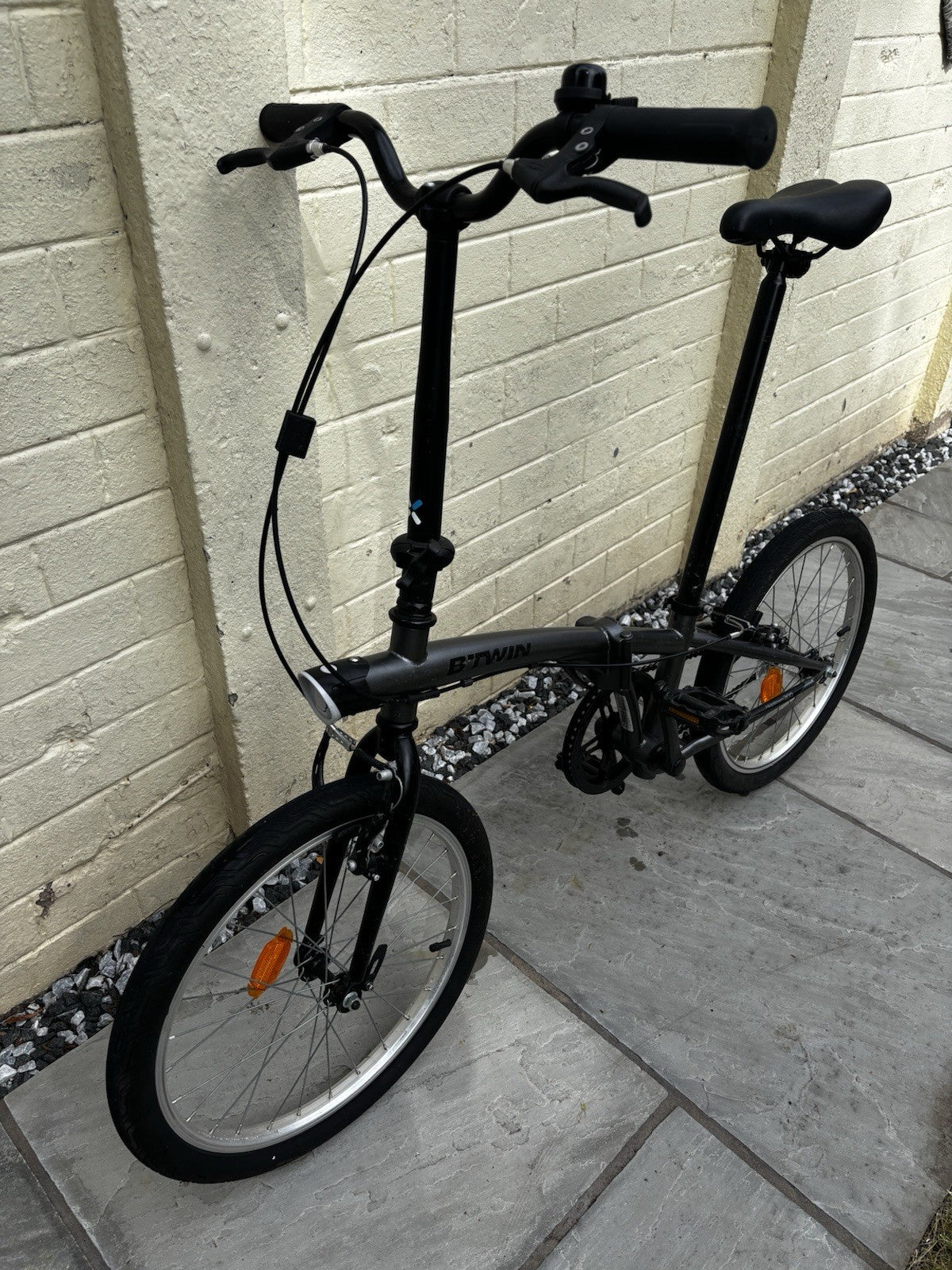 B'TWIN Hoptown 300 20in Folding Bike M Frame Grey/Black Reflectors