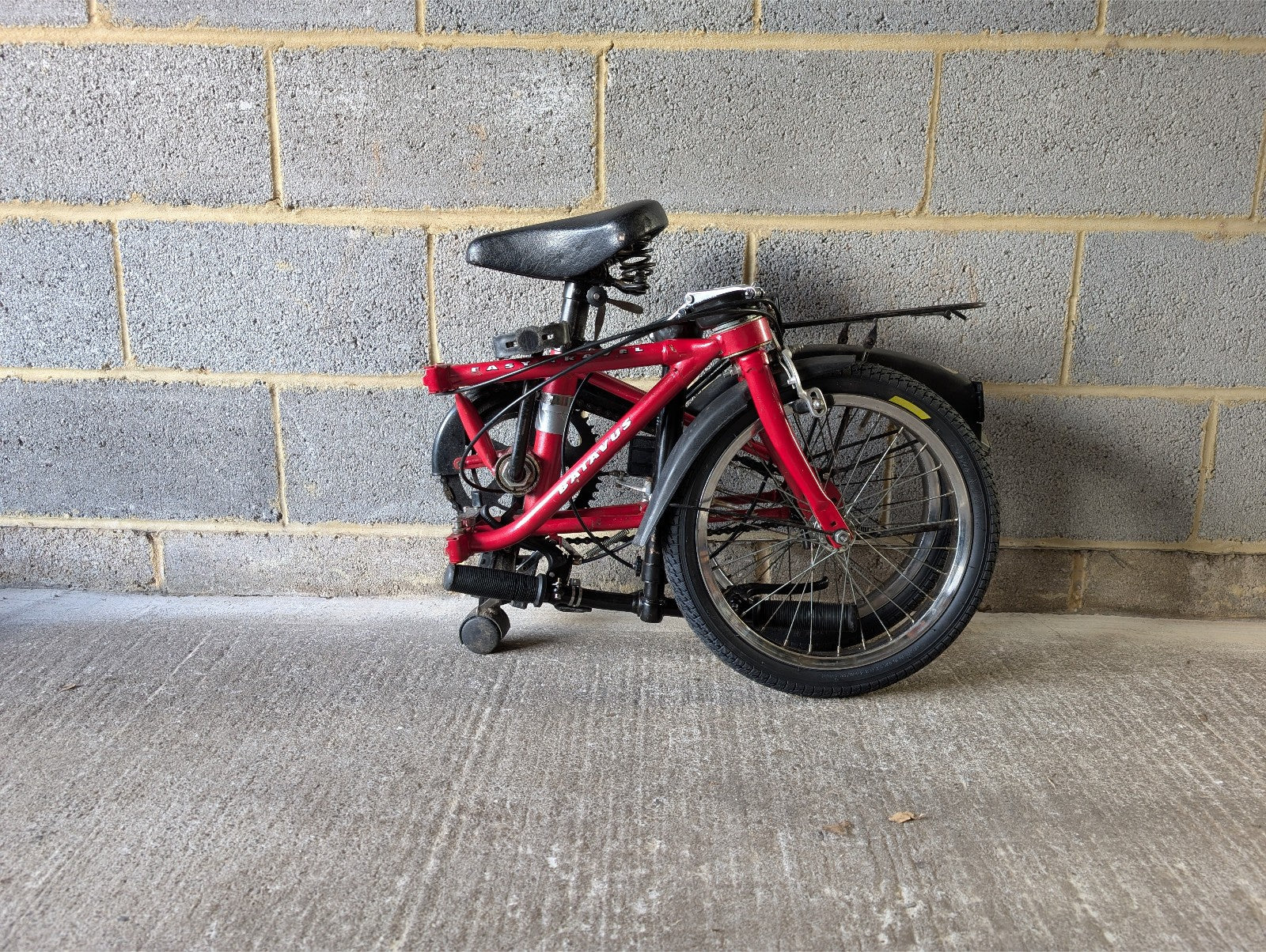 Batavus Easy Travel Folding Bike w/ Torpedo 3