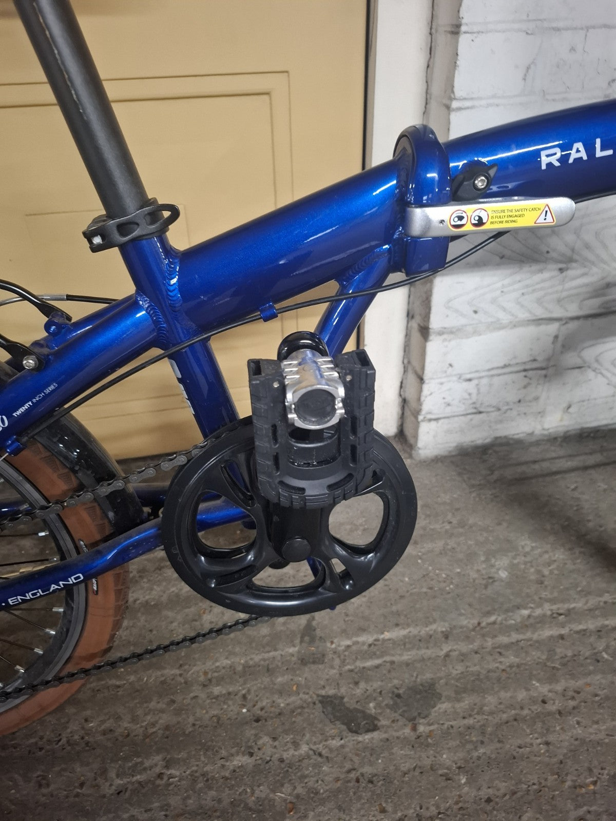 Raleigh Stowaway Folding Bike 6 Speed Metallic Blue.Never Used Great Condition