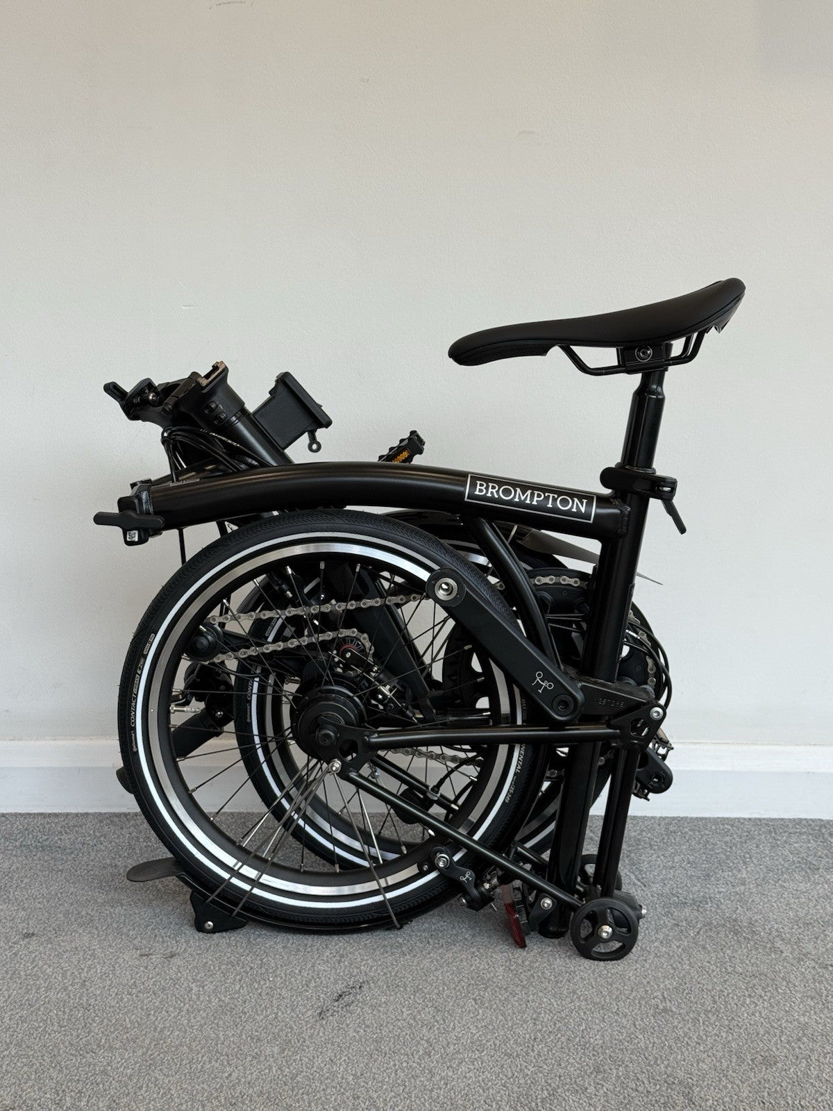 Brompton Folding Bike 12 Speed P Line Low Bar Excellent Condition Black Colour