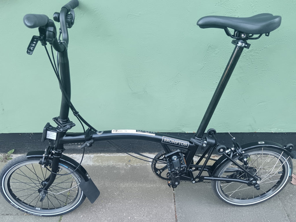 Brompton M6L BLACK EDITION 2025 Folding Bike Excellent Condition