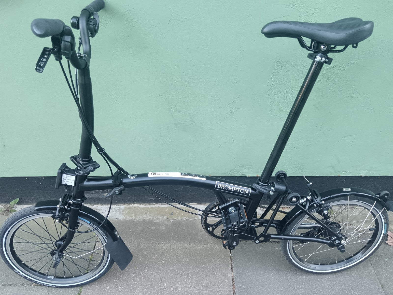 Brompton M6L BLACK EDITION 2025 Folding Bike Excellent Condition