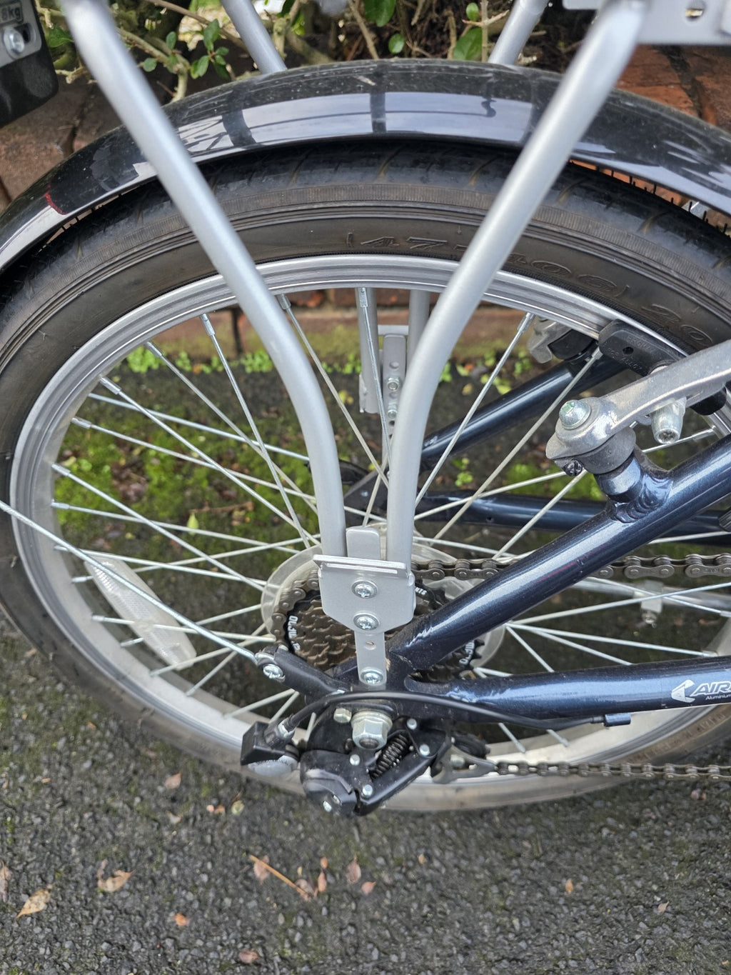 Lightweight Aluminium Raleigh Evo7SP Folding Bike is Ex Display New