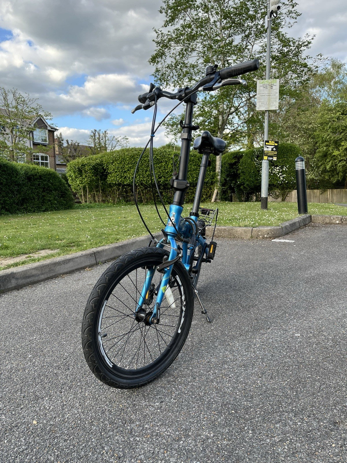 Raleigh Ugo Folding Bike - Blue. Great Deal. Go Cycle Around Your Area