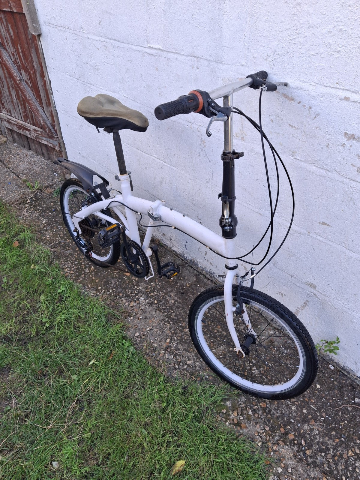 White 20" Folding Bike - 6 Speed Compact City Commuter Bicycle - Good Condition