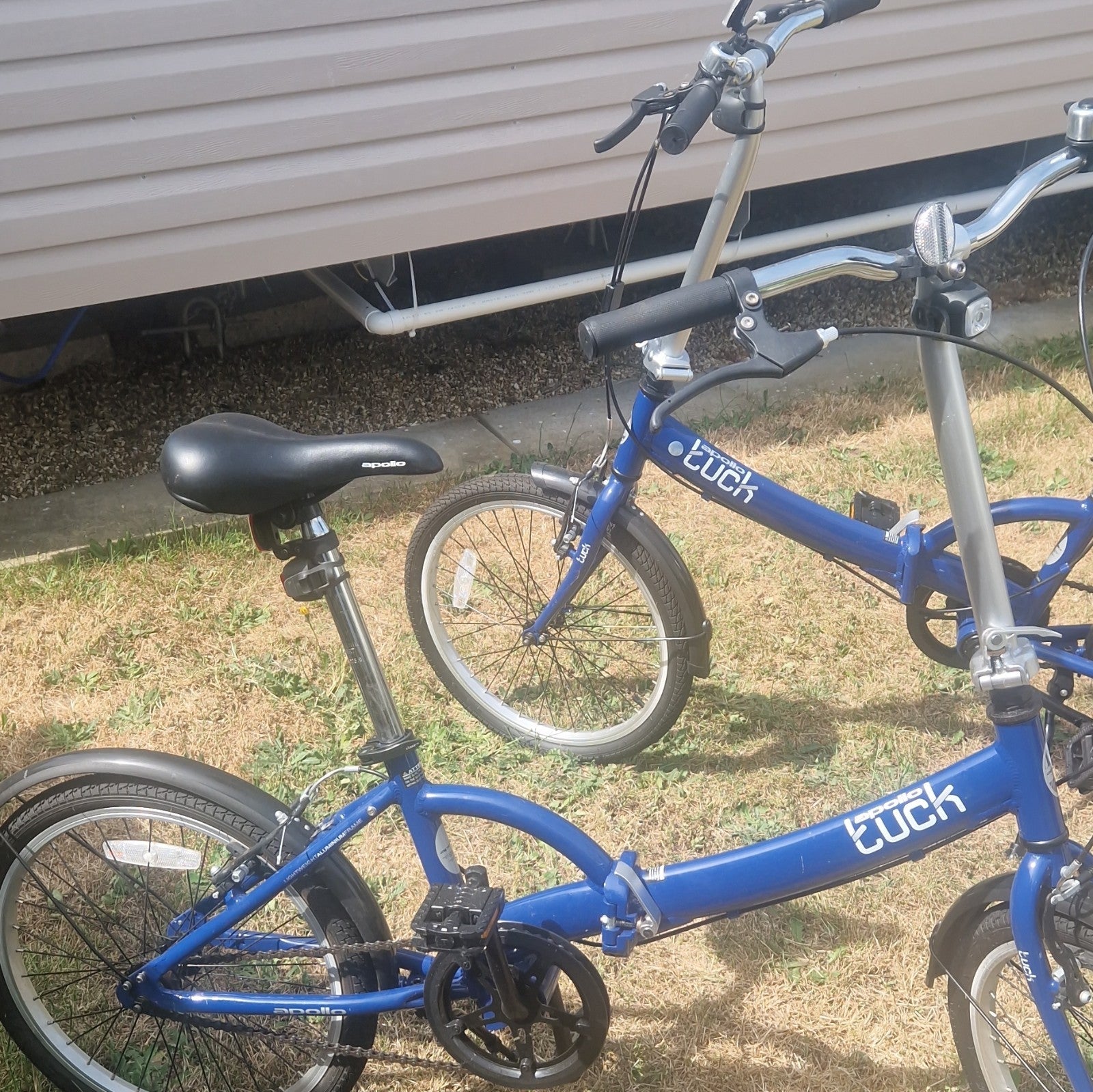 2 x Apollo Tuck Folding Bike 20in Blue 1-Speed V-Brake Kickstand