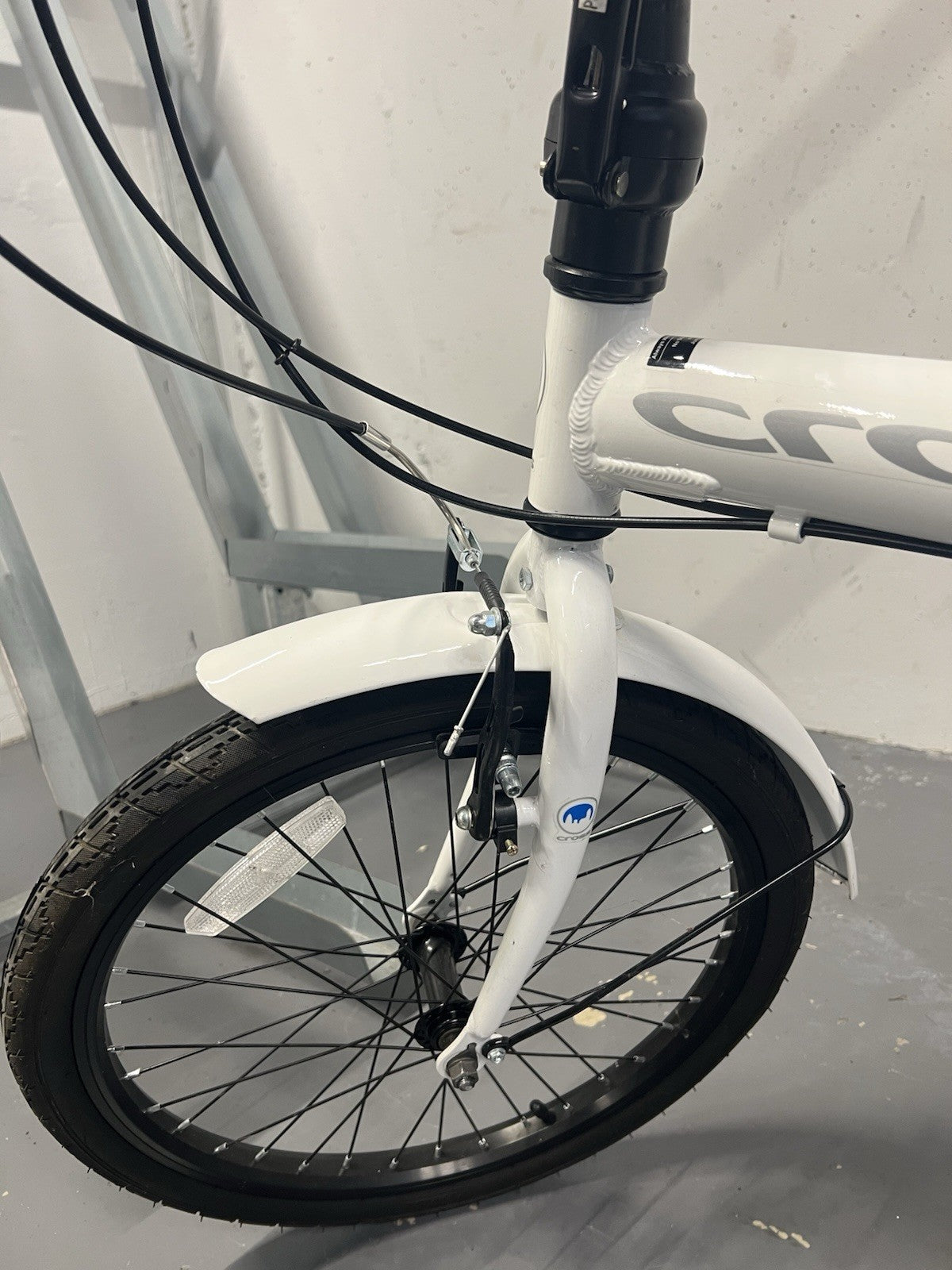 CROSS CRF300 Folding Bike 20 in White with Mudguards & Kickstand