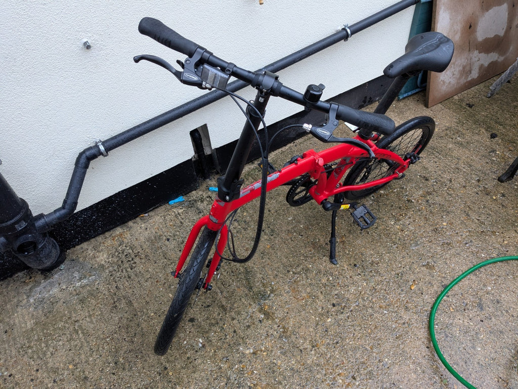 Carrera Intercity 20-inch Disc 8-Speed Folding Bike Red