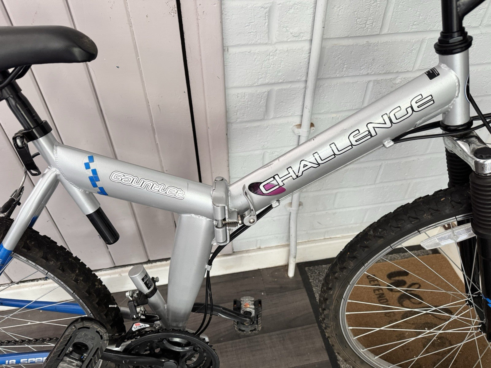 Challenge Gauntlet Folding Mountain Bike - 26" Wheels 18 Speed