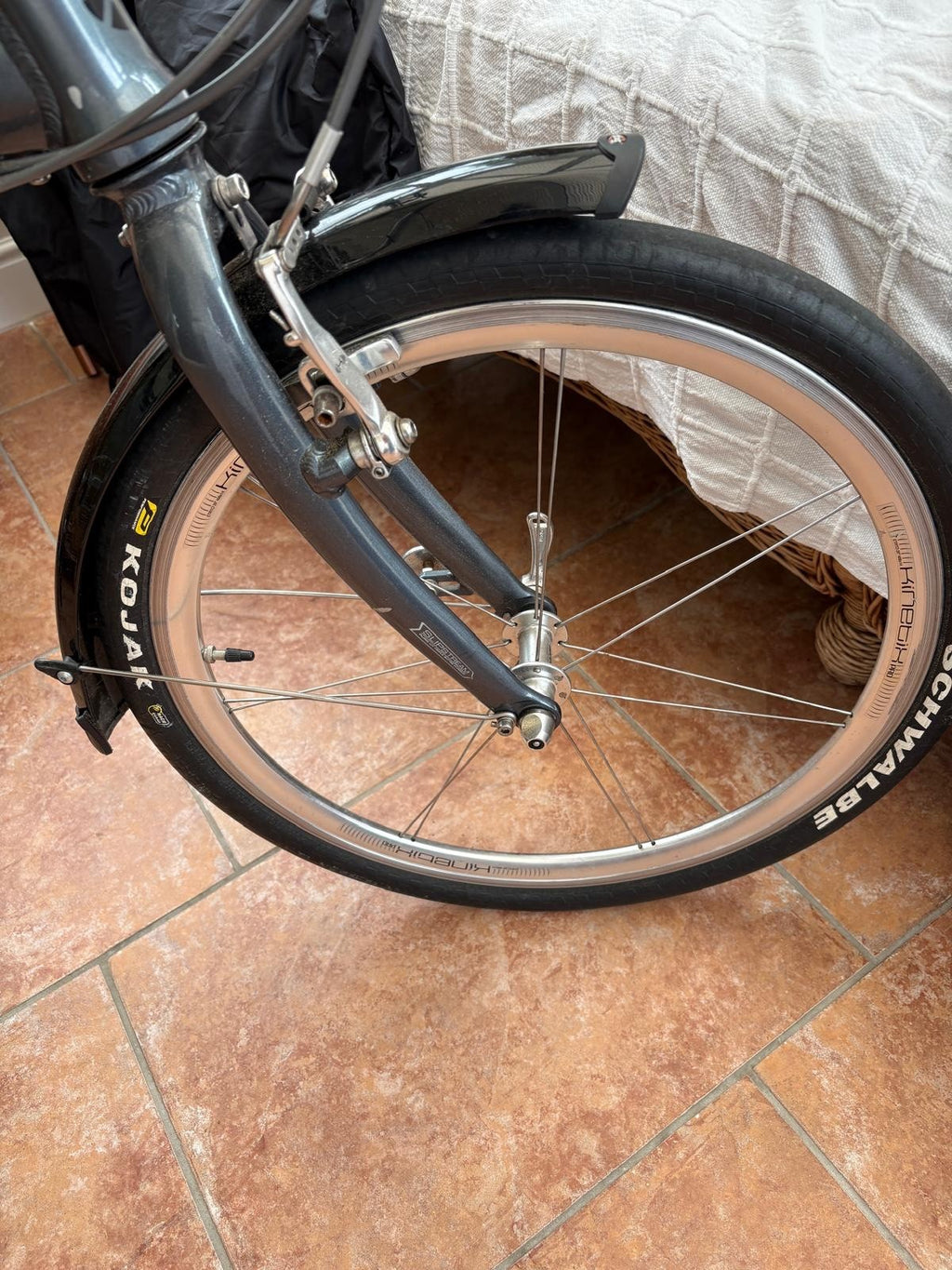 Dahon Mu SL Pro top-of-range ~2011 folding bike 9-spd 20" wheels ~9kg superlight