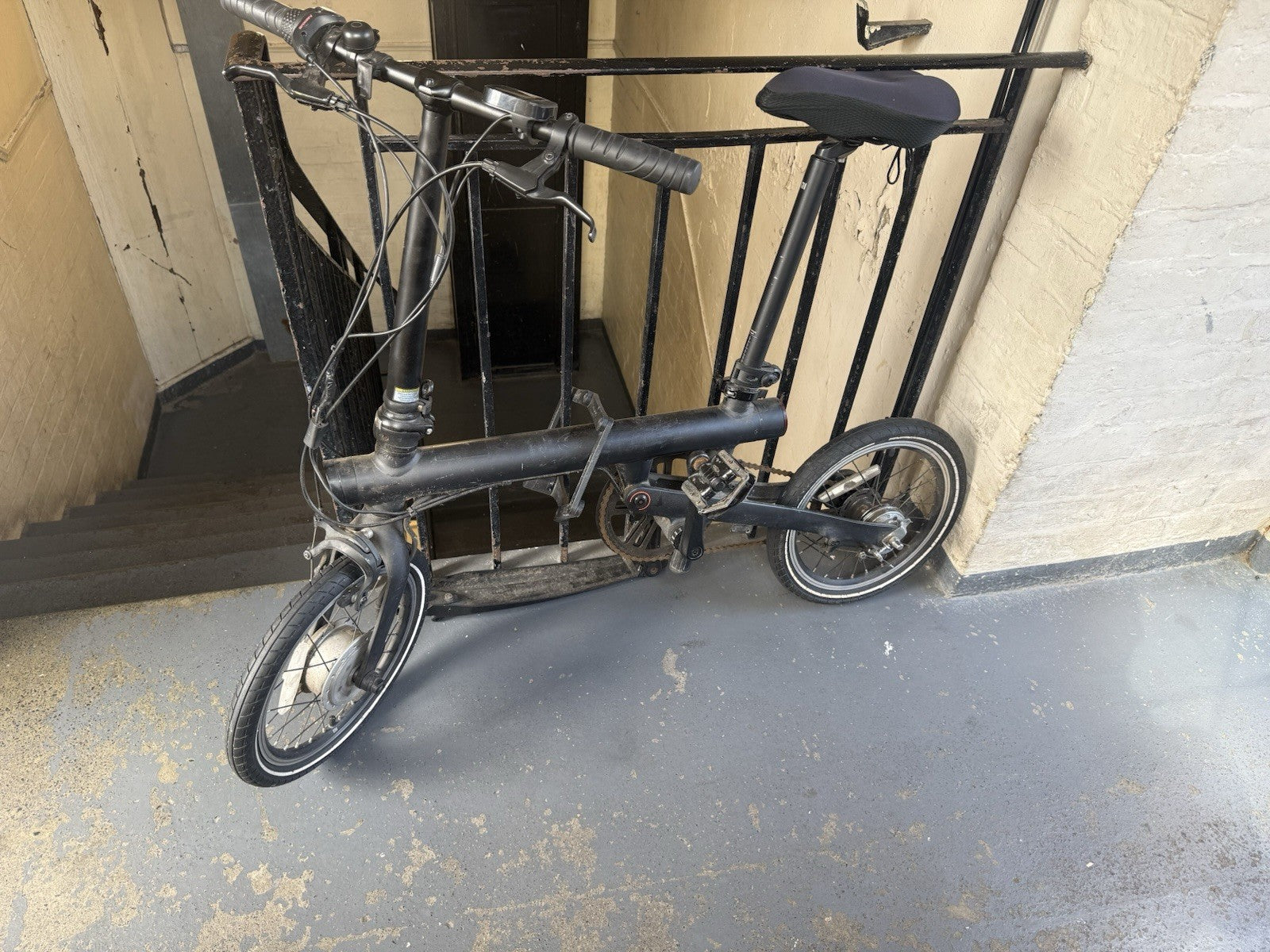 Xiaomi Mi 16" Wheel Adult Folding Bike - Bike (back Wheel Needs Changing)