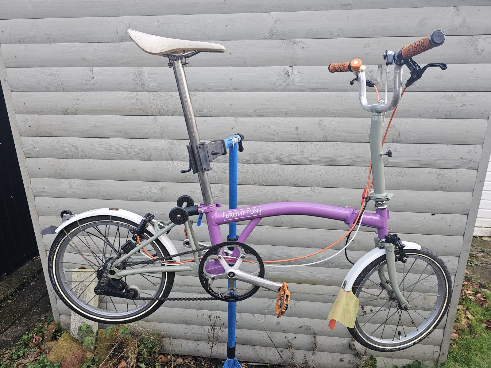 Bespoke Brompton S3L - titanium seatpost, Brooks saddle, unique colours and more