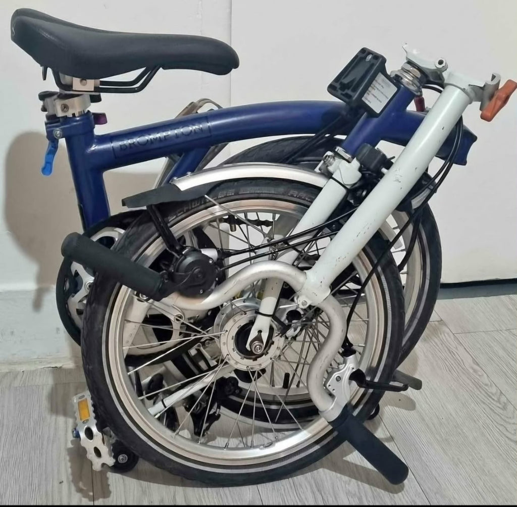 Brompton Folding Bike 16in Blue/White with Mudguards & Dynamo Led Light