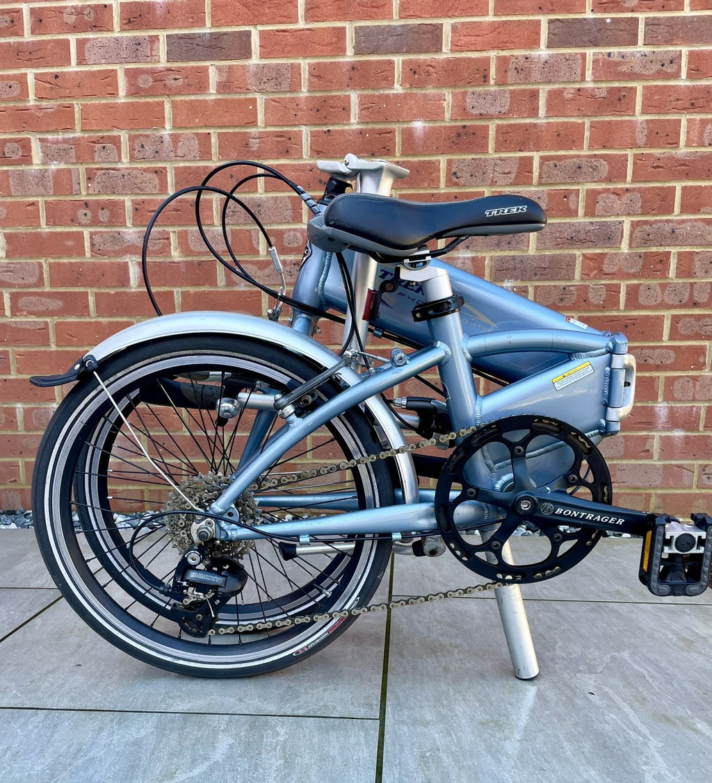 Folding Bike Trek F400 Navigator lightweight commuter designed by Dahon.