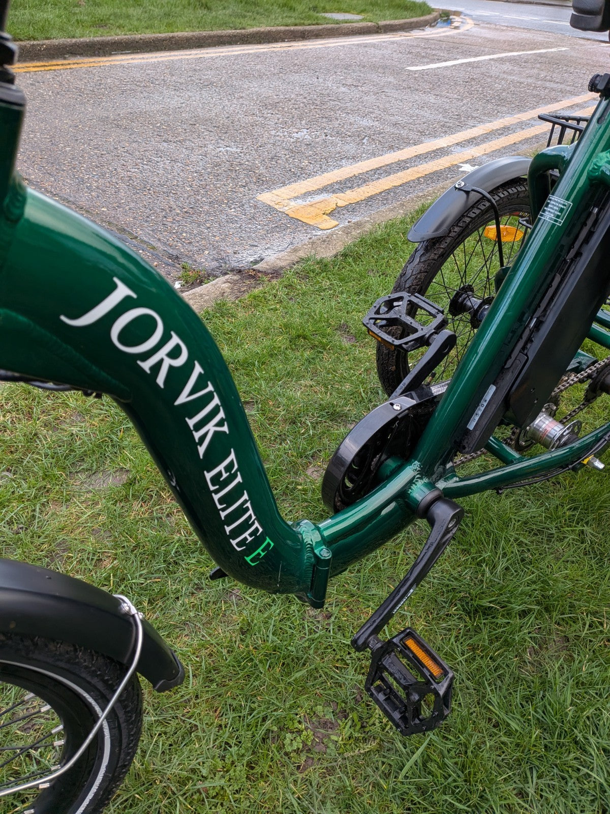 Jorvik Elite Jet E-20 Folding Trike, ONLY 32 MILES, BRAND NEW BATTERY, DELIVERY