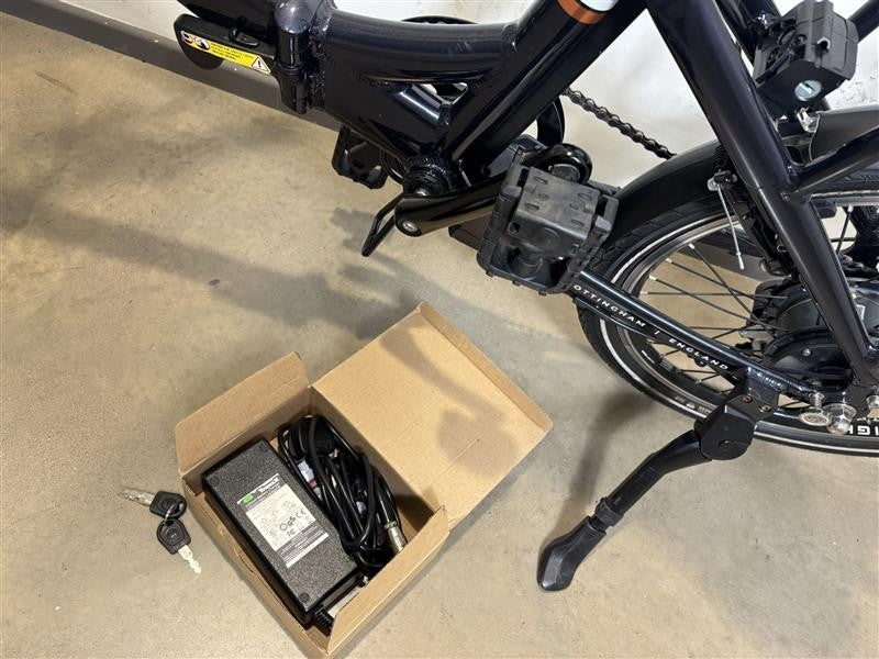 Raleigh Stow-E-Way 20" Folding Bike - Missing Battery